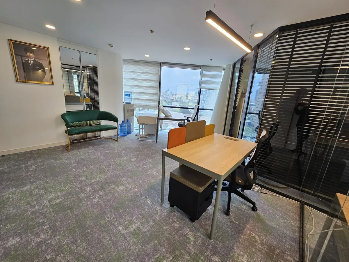 Suit ofis odası ve mobilyaları